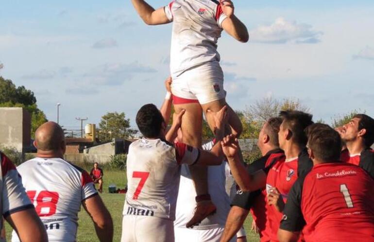 Imagen de Triunfo de los Gatos de Talleres 51 a 25, a los Toros de Casilda