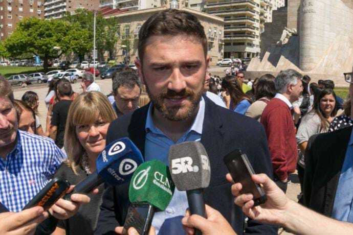 Imagen de Enrique Est&eacute;vez fue reelecto como Secretario General del Partido Socialista de Santa Fe
