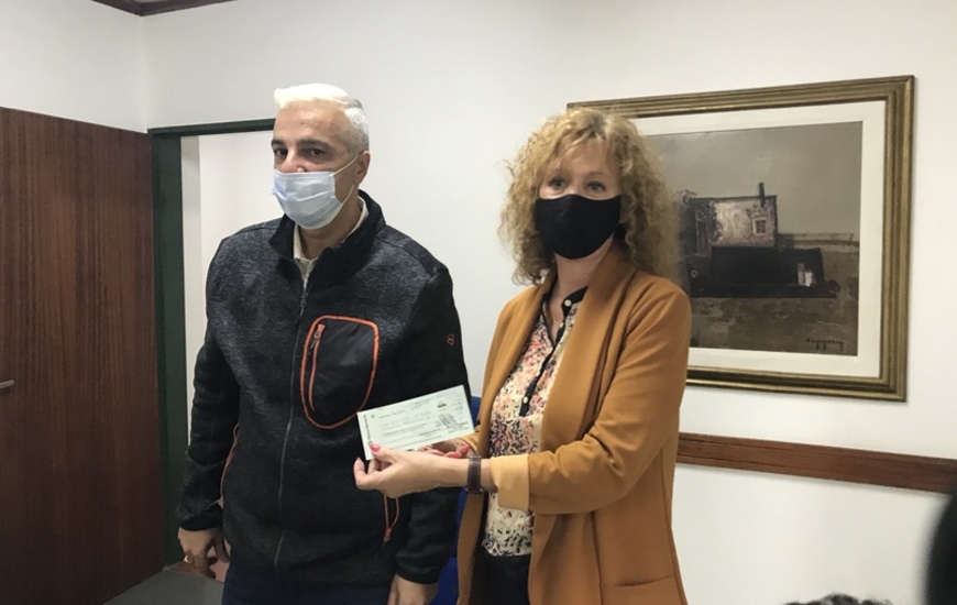 Imagen de El intendente Esper, entreg&oacute; aportes econ&oacute;micos a escuelas p&uacute;blicas locales