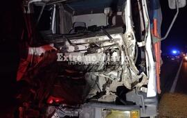 Imagen de Accidente entre camiones con chofer atrapado