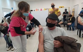 Se completaron las primeras dosis del grupo etario.