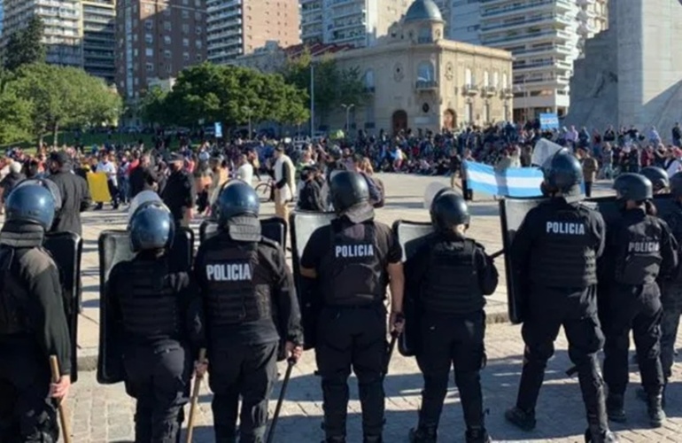 Imagen de Este jueves imputan a los detenidos en la manifestación en el monumento