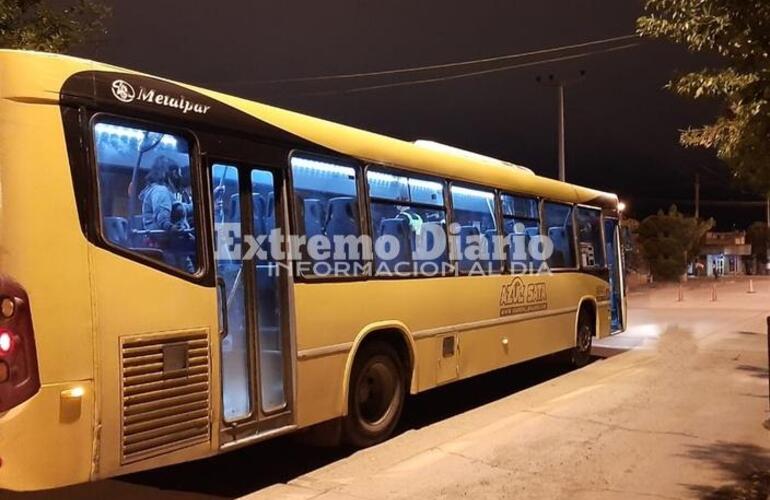 Imagen de Los colectivos circularán este lunes pero la continuidad del transporte dependerá de las próximas negociaciones