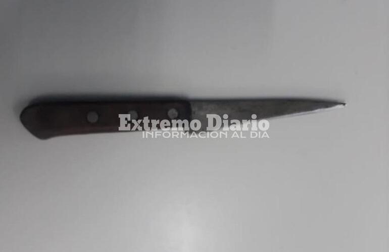 Imagen de Arrestan a un sujeto y le secuestran un cuchillo