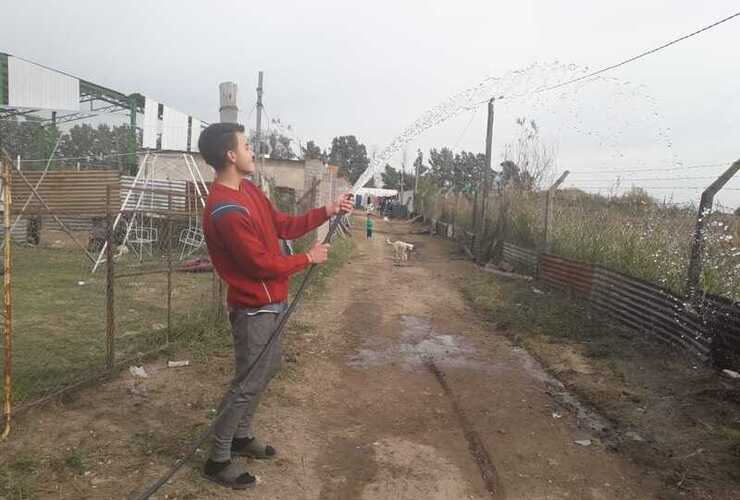 Imagen de Llegó el agua de red al acceso norte