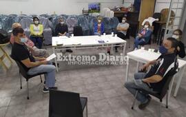 La comisi&oacute;n actual reunida en el Centro Cultural