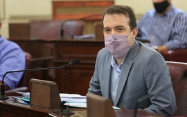 Imagen de Blanco y la asistencia econ&oacute;mica provincial: �Muchos reciben menos de lo prometido y otros nada�
