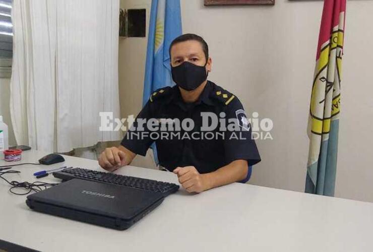 El comisario Sergio Fernández explicó que el oficial de turno no informó el llamado del denunciante.