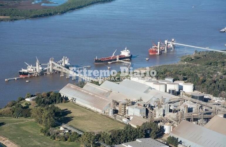 Imagen de Louis Dreyfus Company carga buque N° 5.000 en su complejo portuario General Lagos