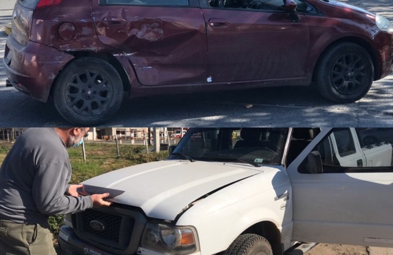 Imagen de Accidente de tránsito entre un auto y una camioneta en calles Independencia y San Nicolás.