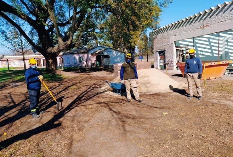 Imagen de TecnoLagos y Polo Educativo: avances en tareas de demolición y albañilería en el predio de ruta 21.