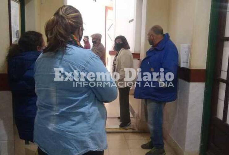 Esperaban ser recibidos por Esper.