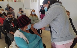 Imagen de Vacunaci&oacute;n Covid-19: Hoy se colocaron 110 nuevas dosis de AstraZeneca en el CIC.