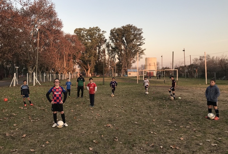 Imagen de Manos Dadas, volvió a los entrenamientos en infantiles y juveniles.