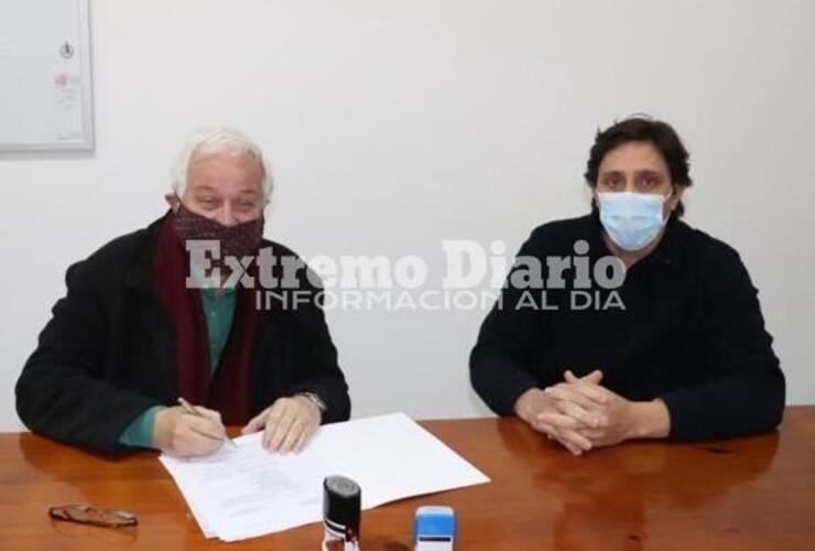 Stangoni junto al director del organismo Carlos Vitta