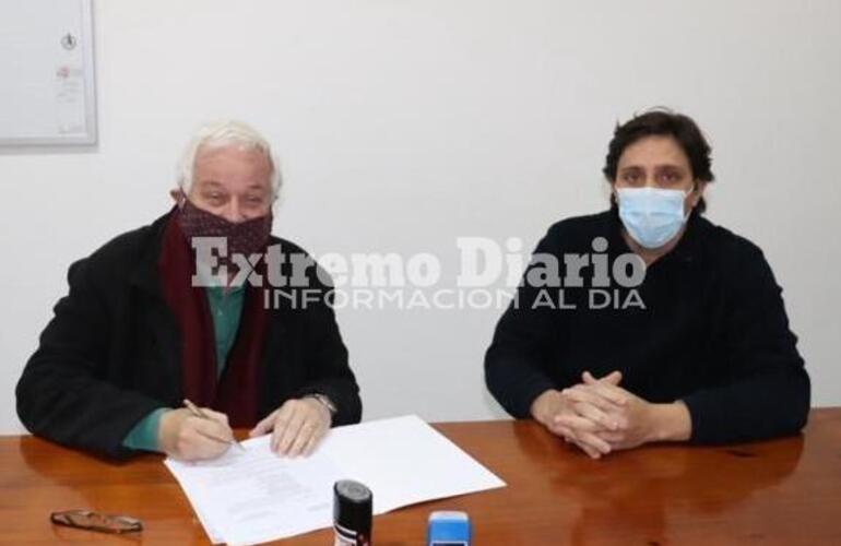 Stangoni junto al director del organismo Carlos Vitta