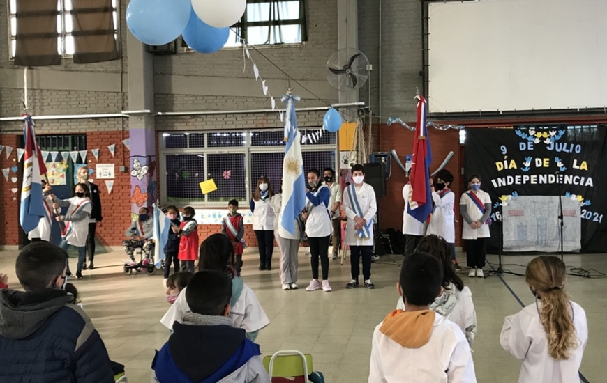 Imagen de La escuela primaria 144 �Juan Larrea�, realiz&oacute; acto por el 9 de Julio, D&iacute;a de la Independencia.