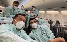 Imagen de La selecci&oacute;n argentina lleg&oacute; al pa&iacute;s con la Copa Am&eacute;rica y siguen los festejos