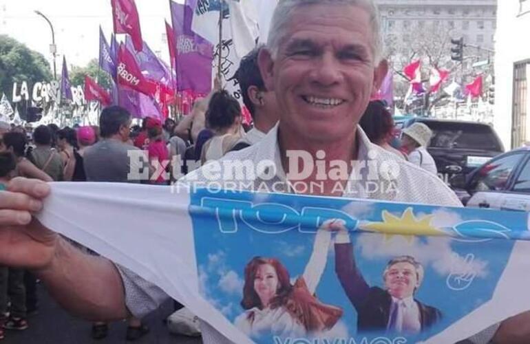 Imagen de V&iacute;ctor Robledo se presenta por afuera del Frente de Todos