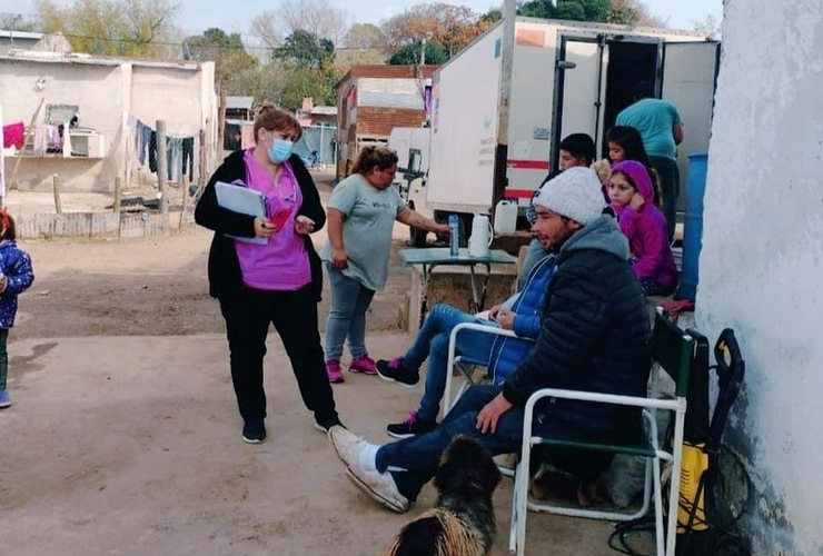 Imagen de Covid-19: Referentes del CIC y SAMCo Eduardo Matteo, realizaron un relevamiento en barrio La Costa.