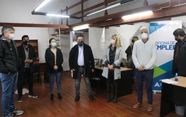 Imagen de Santa Fe Capacita: Lanzamiento de cursos de capacitaci&oacute;n de aparado y armado de calzado.