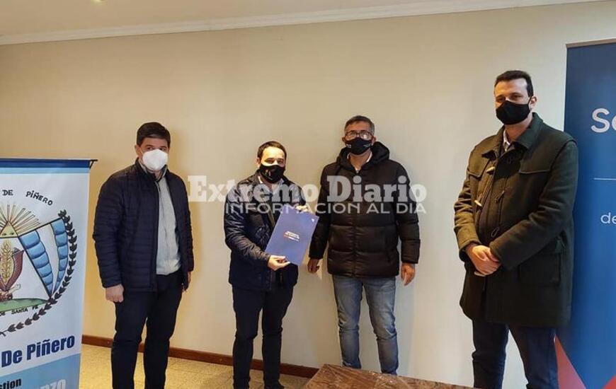 Alex Sabbatini suscribi&oacute; el Convenio con Provincia