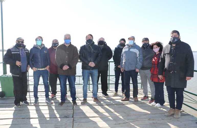 Imagen de El Rowing Club, inauguró su nuevo Muelle de Pesca.