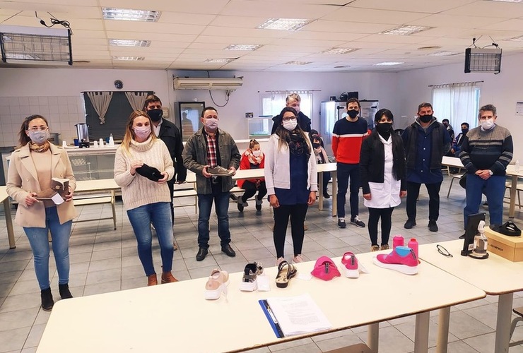 Imagen de Santa Fe Capacita: iniciaron los cursos de aparado y armado de calzado en Grimoldi S.A. en Arroyo Seco