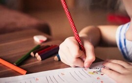 Para estar al d&iacute;a con el beneficio, es preciso presentar antes del 31 de diciembre el Certificado Escolar.