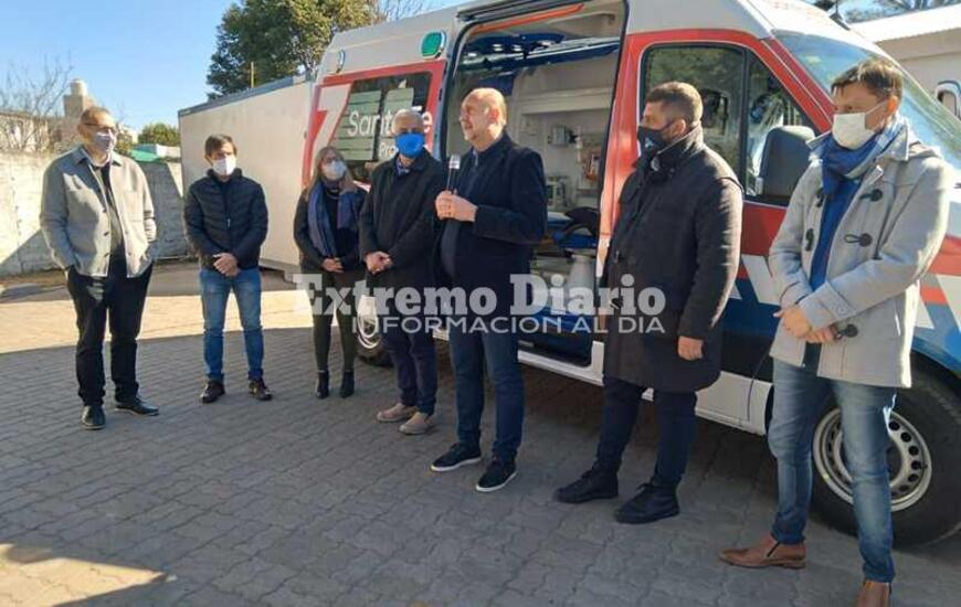 Imagen de Nueva ambulancia de alta complejidad en el Hospital N&deg; 50