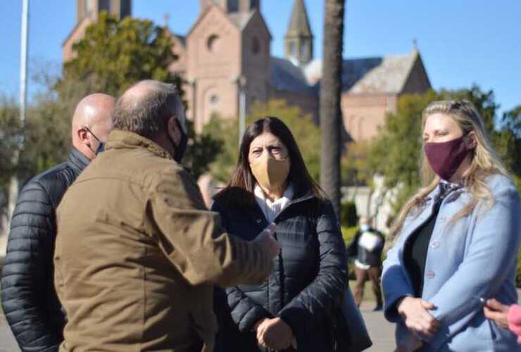 Imagen de Clara García: Perotti se abrazó a Cristina y le soltó la mano a Santa Fe"