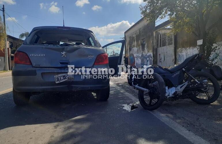 Imagen de Un herido: Moto impact&oacute; contra un autom&oacute;vil