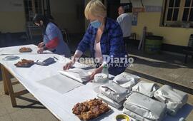 Imagen de La cooperadora de la escuela fiscal vendi&oacute; 340 docenas de pastelitos