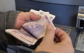 Imagen de Provincia anunci&oacute; un aumento en los sueldos de agosto de los empleados p&uacute;blicos