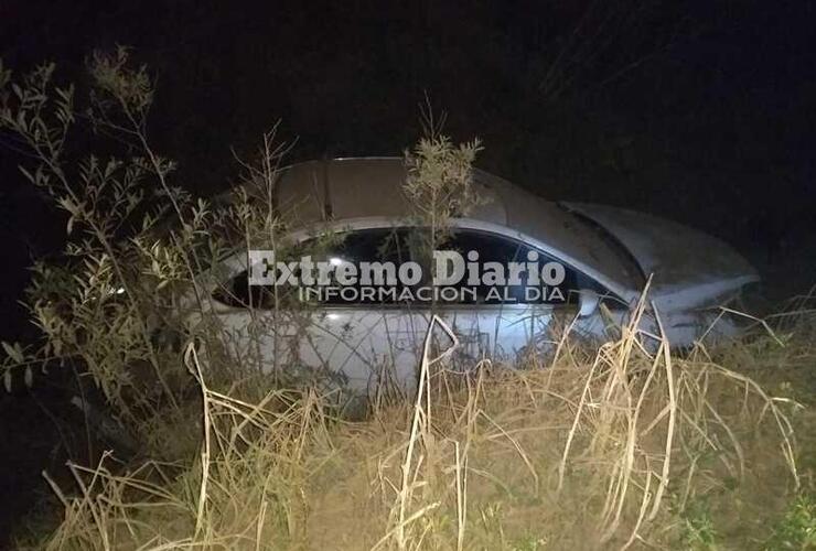 El conductor se fue del lugar abandonando el auto.