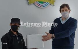 Moni Pe&ntilde;a, representa de Cuatro Patitas recibi&oacute; las donaciones