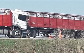 Los camiones bloqueaban la calzada en horas de la tarde. (@mariogaloppo)