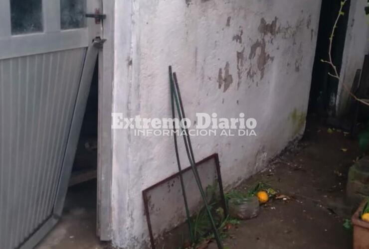 Barretearon la puerta del taller lindero a la vivienda familiar