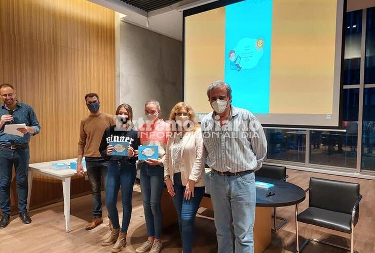 La presentación se realizó en la Biblioteca Argentina de la ciudad de Rosario,