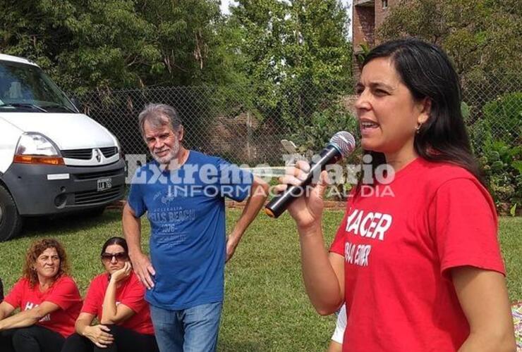 Mennelli junto a su equipo