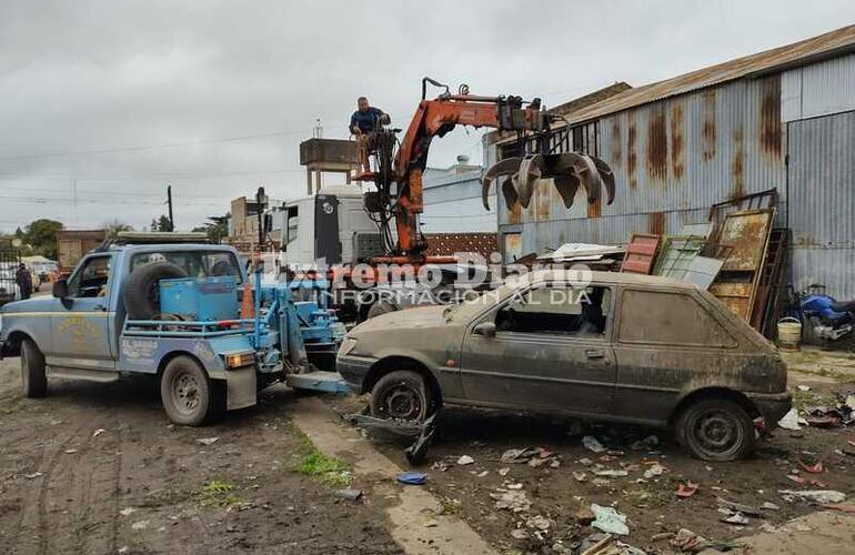 Se compactaron 130 motocicletas y 6 automóviles