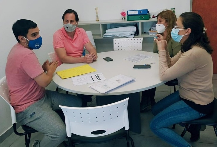 Imagen de Reunión del área de Des. Social y Salud con dirigentes de Libertad, por crecimiento y recreación para socios/as.