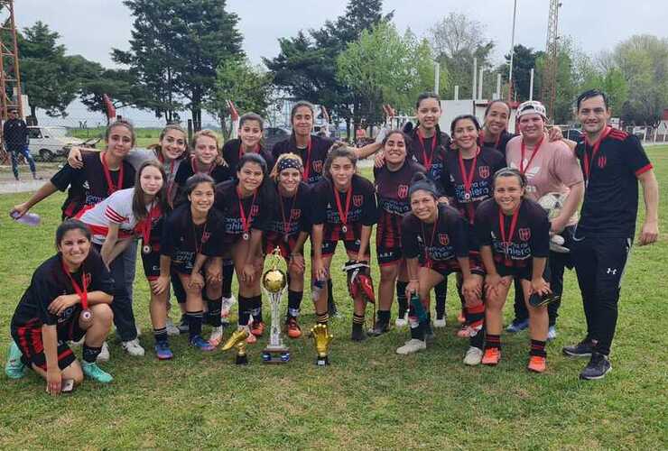 Imagen de Fútbol Femenino: Sportivo Figherense, Campeón de la Liga del Litoral.