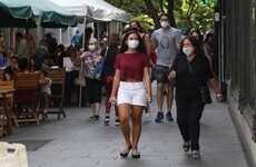 Incluso al aire libre pueden existir riesgos de contagiarse. (Alan Monzón/Rosario3)