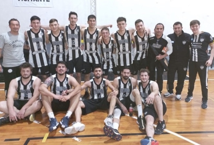 Imagen de Unión superó 67 a 62 a Calzada y clasificó a los Playoffs de la A2