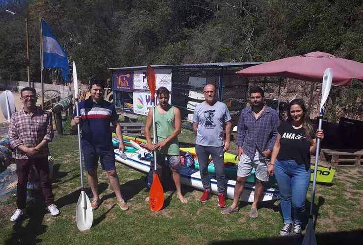 Imagen de Nico Gomez y el PDP entregaron subsidio a la Subcomisión de Canotaje del Rowing Club.