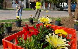 Imagen de Intervenci&oacute;n del Curso de Jardiner&iacute;a y Paisajismo y Huerta y Vivero en las inmediaciones del Ram&oacute;n Carrillo
