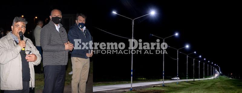 El gobernador Omar Perotti encabez&oacute; el acto frente al barrio Rinc&oacute;n de Pav&oacute;n