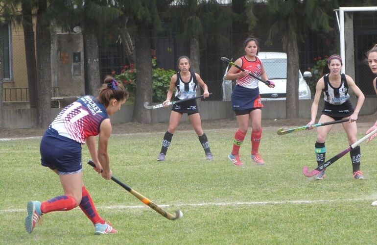 Imagen de Hoy jugaron C.A.T. y C.A.U. En Sub-18 fue triunfo del �Gato� por 7-1 y en Primera Divisi&oacute;n, gan&oacute; el �Panza� 1-0.