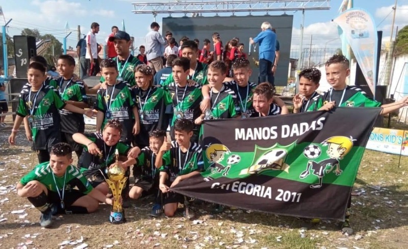 Imagen de Los chicos de la 2011 de �Manos Dadas� salieron Campeones del Victoria Champions Kid�s